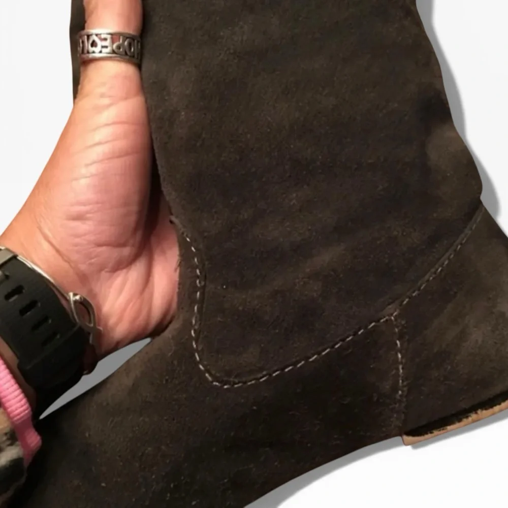 Women's Knee-High Gray Suede Flat Leather Boots sz. 8.5
